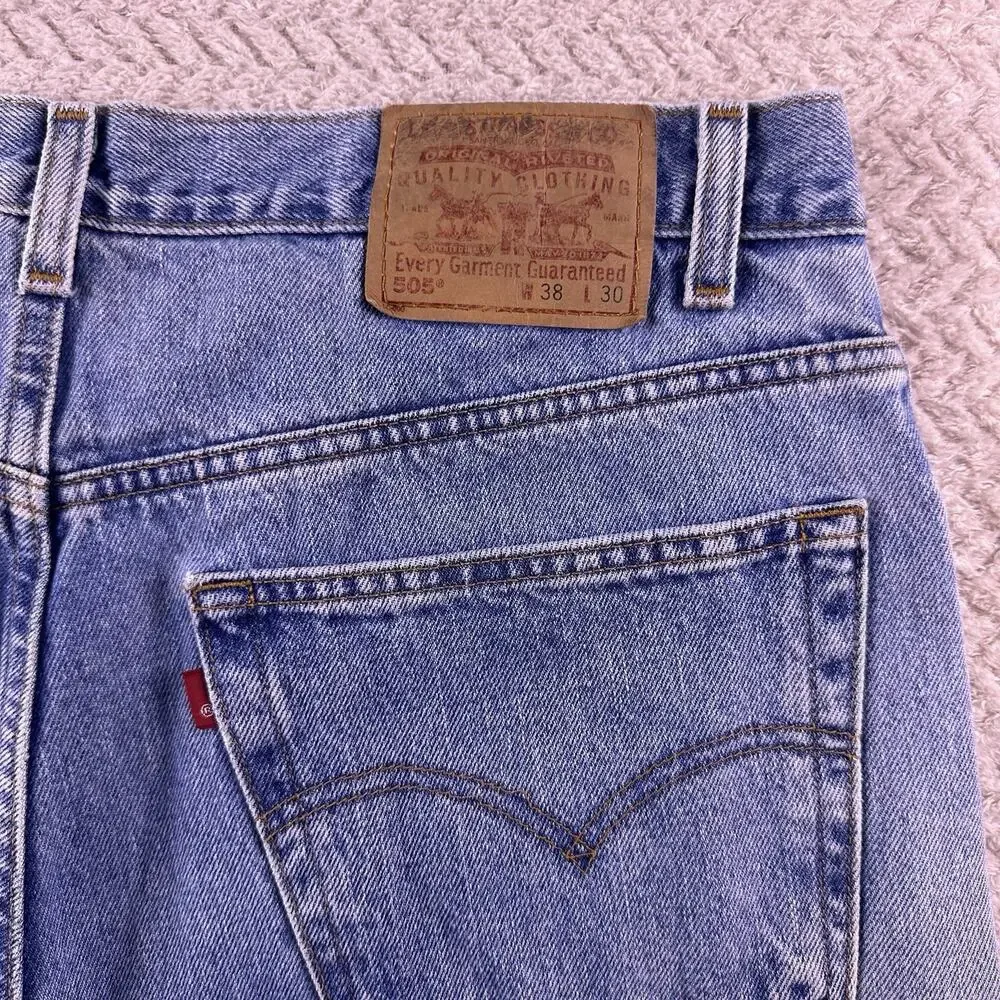 Vintage Levis 505 Regular Fit Straight Leg‎ Denim Jeans Mens Size 38x30 Light